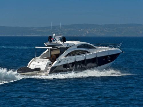 Motoryacht Predator 62 chartern in Podstrana