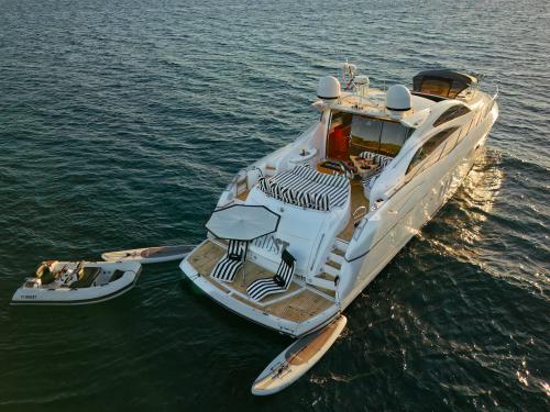 Motorboat Predator 72 for charter in Kastel Gomilica Motorboat Predator 72 for charter in Kastel Gomilica