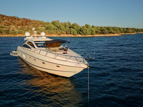 Motor yacht Predator 72 available for charter in Podstrana