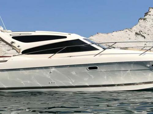 Yacht Prestige 34 for charter in Nettuno