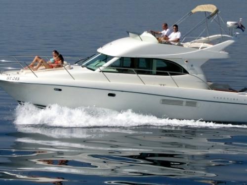 Motor yacht Prestige 36 available for charter in ACI Marina Split