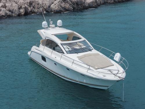 Motor yacht Prestige 38 S for rent in Sukosan Bibinje