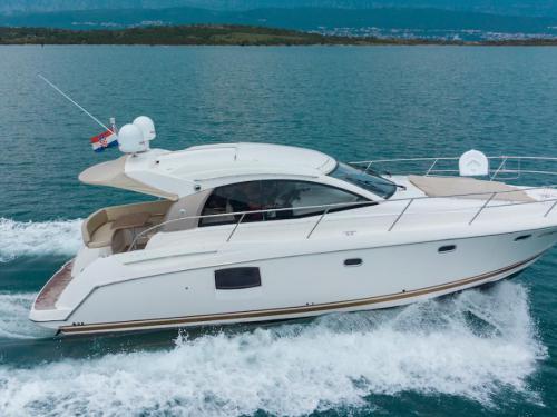 Motoryacht Prestige 38 S chartern in Sukosan Bibinje