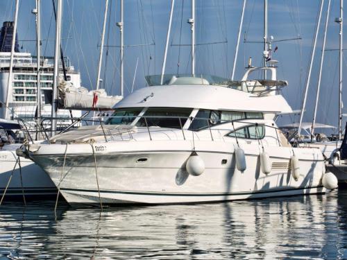 Motorboot Prestige 46 chartern in ACI Marina Split