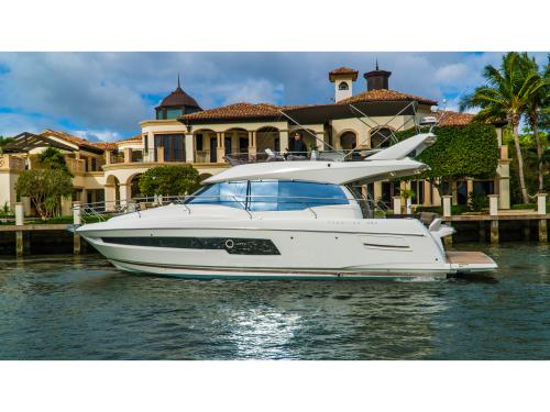 Motor yacht Prestige 46 Fly for rent in Castellammare di Stabia