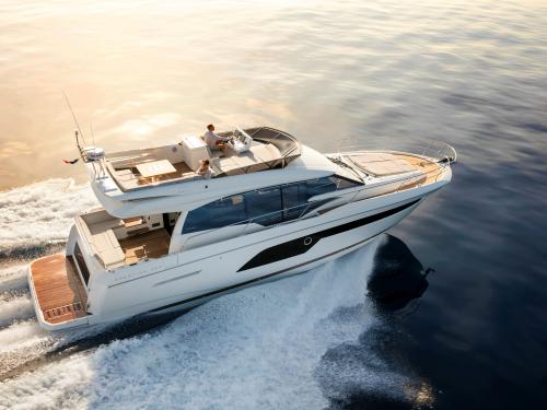 Motor yacht Prestige 520 for charter in Athens