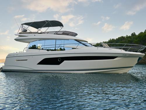 Motoryacht Prestige 520 Yachtcharter in Stobrec