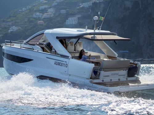 Motoryacht Prestige 520 S Yachtcharter in Pozzuoli