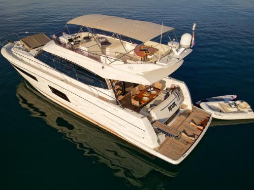 Motorboot Prestige 550 chartern in Stobrec Port