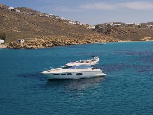 Motor yacht Prestige 550 S Fly for charter in Mykonos City