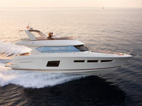 Motor yacht Prestige 620 for rent in Male