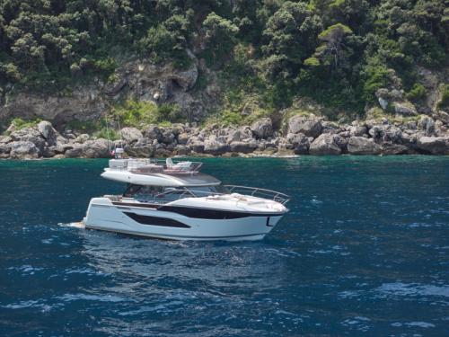 Motoryacht Prestige F4.9 chartern in Komolac