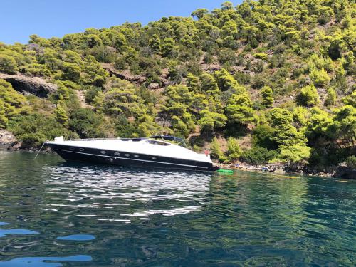 Motorboot Primatist G57 chartern in Athen