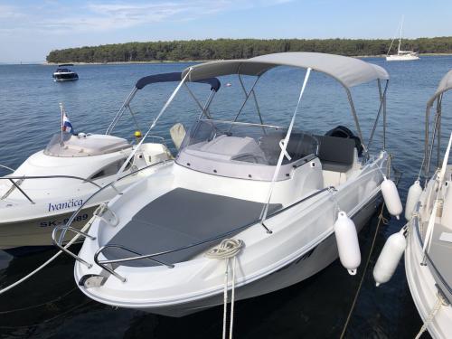 Motorboot Prince 565 chartern in Krk