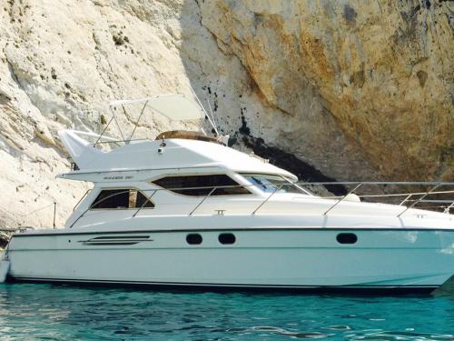 Motor yacht Princess 38 for charter in Parikia