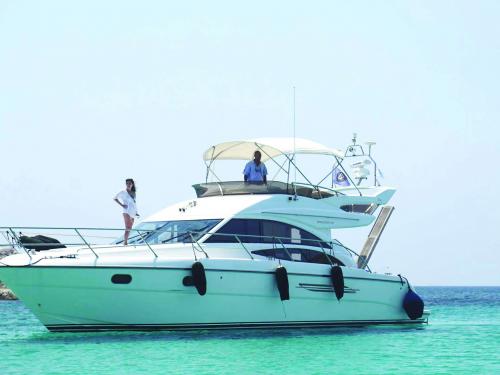 Motorboot Princess 42 Yachtcharter in Tourlos