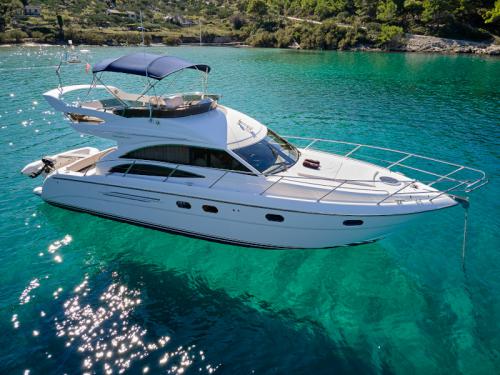 Motorboot Princess 42 chartern in Podstrana