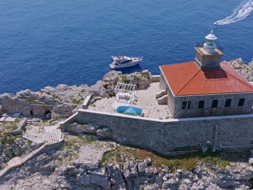 Motoryacht Princess 43 Yachtcharter in ACI Marina Dubrovnik