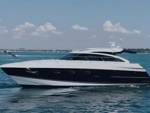 Motorboat Princess 52 Fly for hire in Castellammare di Stabia