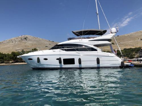 Motorboat Princess 52 Fly for rent in Bodrum