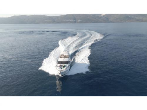 Yacht Princess 62 chartern in Podstrana