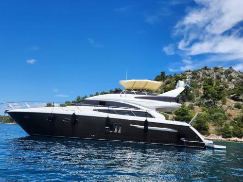 Motor yacht Princess 62 available for charter in Podstrana