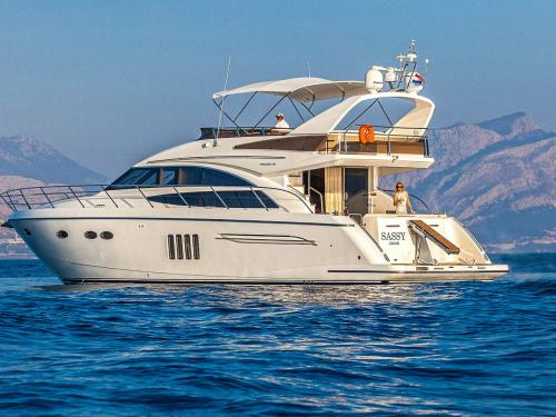 Motoryacht Princess 62 chartern in Podstrana