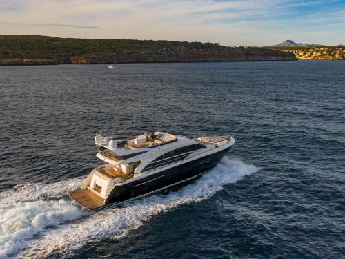Motoryacht Princess 68 chartern in Split