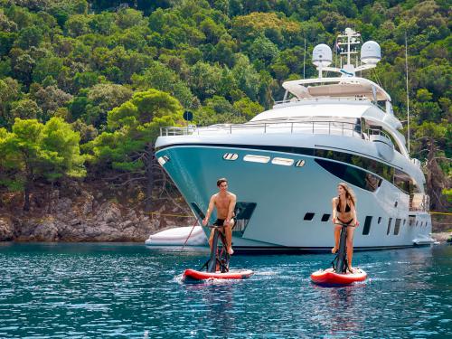 Motor yacht Princess V40 for charter in Split