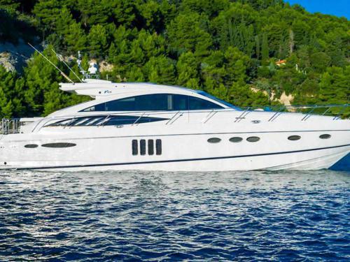 Motorboot Princess V65 Yachtcharter in Stobrec Port