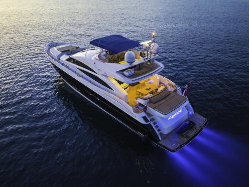 Motorboot Princess V85 chartern in Kastela Motorboot Princess V85 chartern in Kastela