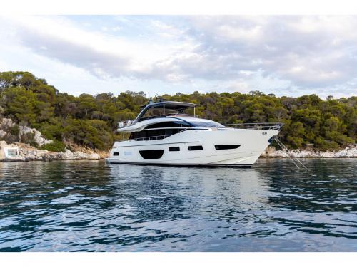 Motoryacht Princess Y85 Yachtcharter in Athen