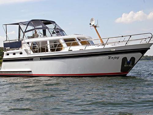 Hausboot Proficiat 1175 chartern in Yachthafen Maremüritz