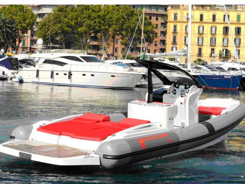 Motorboat PZero 1100 Sport for charter in Naples Motorboat PZero 1100 Sport for charter in Naples