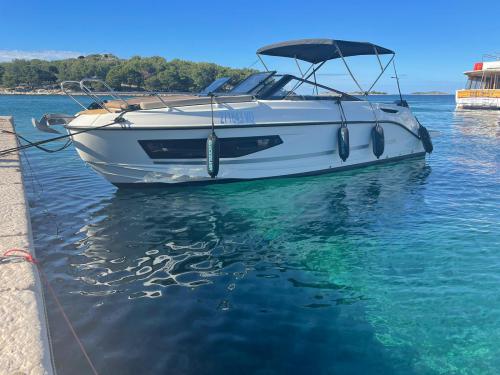 Motor yacht Quicksilver 755 available for charter in Tribunj