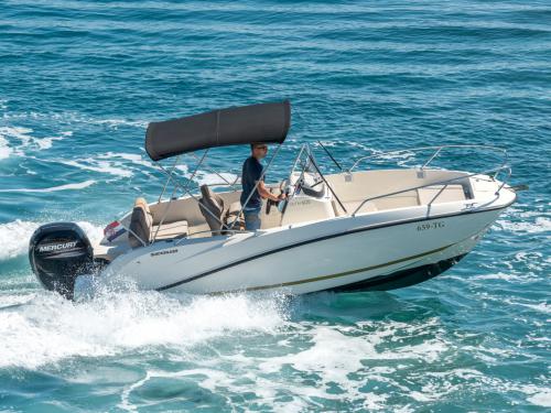 Motorboot Quicksilver Activ 605 Open chartern in Trogir