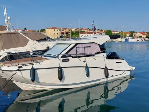 Motoryacht Quicksilver Activ 675 Weekend Yachtcharter in Sutomiscica