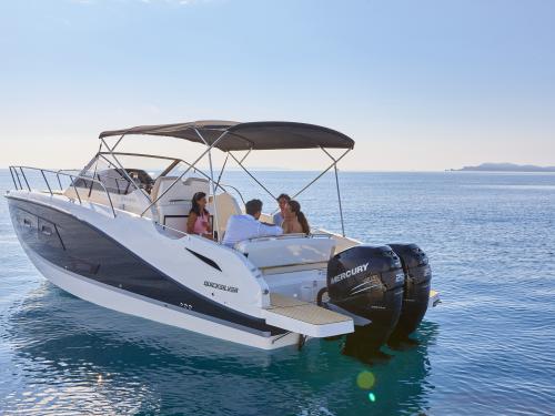 Yacht Quicksilver Activ 875 Sundeck for hire in Tribunj Harbour