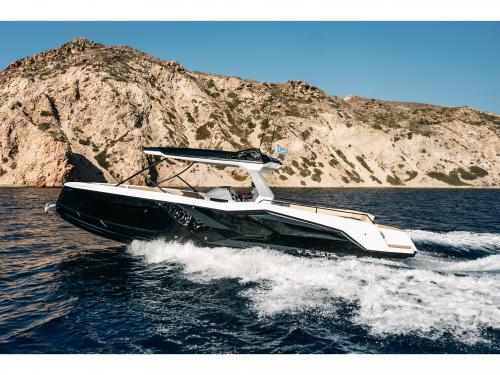 Motorboat Raptor for rent in Adamantas
