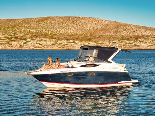 Motoryacht Regal 30 Express Yachtcharter in Heraklion