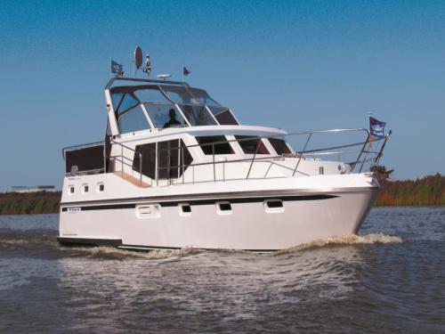 Motorboat Renal 40 for hire in Drachten
