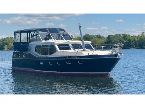Yacht Renal 45 Yachtcharter in Brandenburg an der Havel