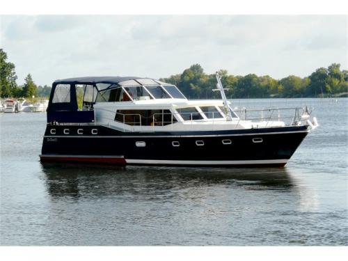 Motorboat Renal 50 for rent in Marina de Drait