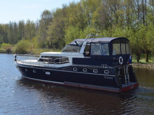 Motoryacht Renal 50 chartern in Drachten