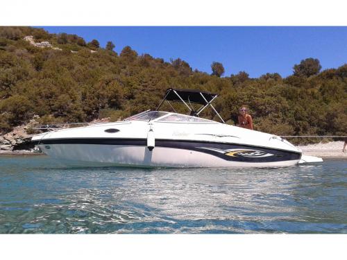 Motor yacht Rinker 232 Captiva available for charter in Lavrio