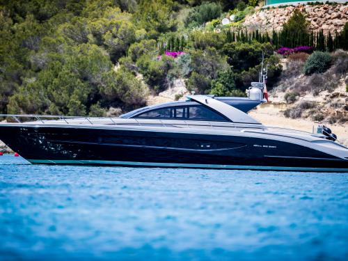 Motoryacht Riva 68 Ego Yachtcharter in Palma