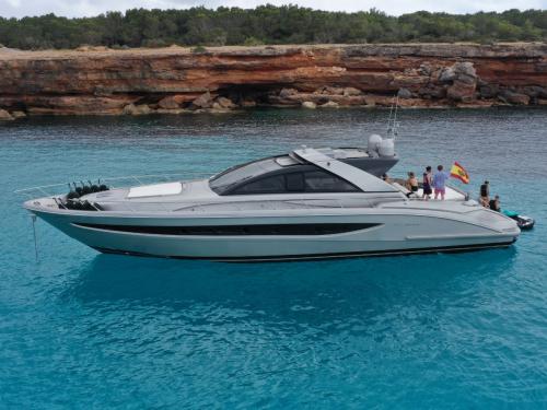 Motoryacht Riva 68 Ego Yachtcharter in Ibiza Stadt