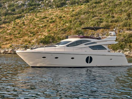 Motor yacht Rodman Muse 54 for charter in Kastel Gomilica