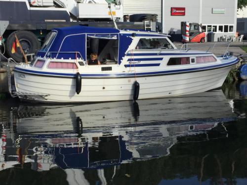 Motorboat Saga 27 AK available for charter in Marina Bootscenter Keser