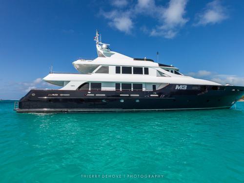 Motor yacht Savannah M3 for rent in Palm Harbor Marina